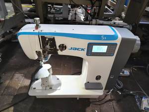 Máquina de Coser de Base Plana Jack S5-A-91C con Rodillos Sincronizados para Cuero y Materiales Gruesos, Nueva S5 con Mesa, Precio - Product Image 2