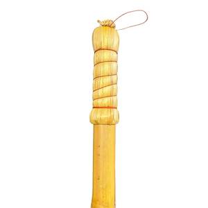 Escoba de jardín de palma natural con mango de bambú, hecha en Indonesia. - Product Image 2