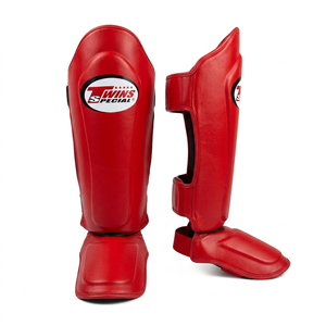 Protections de tibia en cuir de haute qualité personnalisables, légères, marque TWINS, pour adultes, boxe, MMA, entraînement, fermeture à boucle. - Product Image 1