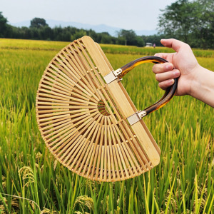 Bolsa de bambú con arco con asa acrílica, bolso bohemio de madera para playa de verano, cestas de lavandería plegables, decoraciones de boda para mujer - Product Image 5