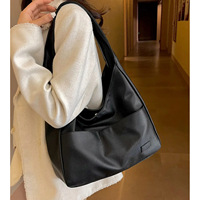 Sac à bandoulière croisé tendance en cuir PU imperméable avec fermeture éclair et trois sangles, forme croissant, pour femme, automne-hiver