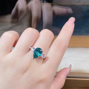 Anillo de Plata de Ley Verde con Rubí y Rodio en Forma de Dachshund S925 con Engaste de Garras para Mujer - Product Image 5