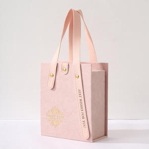 Set de Regalo Creativo de Marca OEM para el Día de la Madre, Tanabata o San Valentín para Mujer, Caja de Regalo Dorada de Lujo Ligero con Bufanda y Perfume - Product Image 4