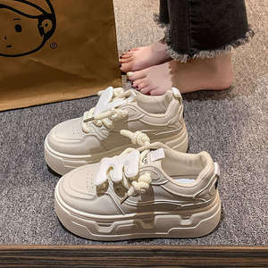 Zapatillas deportivas de moda para mujer, con plataforma pequeña y suela gruesa, estilo casual, color blanco, novedad de otoño e invierno Fashion26 - Product Image 2