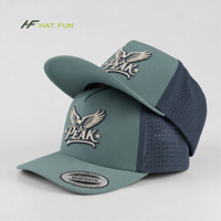Casquette de golf en nylon avec logo brodé 3D personnalisé, perforations laser, douce, luxueuse, pour les sports de plein air et les performances sportives.