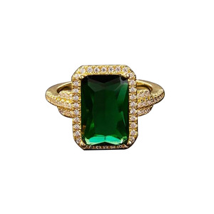Anello Vintage di Lusso per Donne, Elegante Gioiello da Indossare all'Indice - Product Image 1