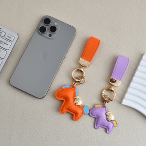 Oneway YSK-1009 Llavero de coche con diseño de dibujos animados, para hombre y mujer, de cuero exquisito, ecológico, con impresión digital, colgante de mochila con diseño de <span class=keywords><strong>pony</strong></span> - Product Image 3