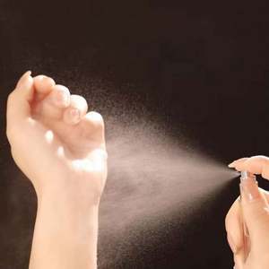 Atomizador de Perfume Personalizado con Logotipo Serigrafiado, Botella de Vidrio Esmerilado Pequeña Vacía con Tapa Negra de Rosca de 10 ml para Cuidado de la Piel y Crema Facial - Product Image 6