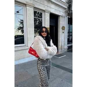 Abrigo con capucha de piel sintética estilo vintage, impermeable, con cremallera, estampado a cuadros, de leopardo, de oveja, corto, largo, tipo gabardina, de piel sintética de zorro teñida, de algodón. - Product Image 4