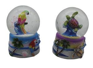 OEM al por mayor resina árbol de Navidad pueblo en miniatura bola de cristal decoración del hogar agua adorno personalizado globo de nieve - Product Image 3