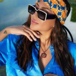 Lunettes de soleil carrées pour femmes, logo personnalisé, mode rétro, rectangulaires, UV400, monture épaisse rose léopard - Product Image 3