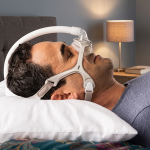 Masque CPAP nasal en tissu Medikonnect Wisp, réutilisable, design minimaliste, ajustement confortable pour les dormeurs latéraux - Product Image 3