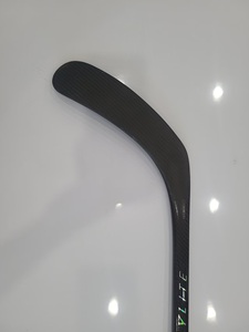 Le Ultime Mazze da Hockey su Ghiaccio di Alta Qualità del 2025 Realizzate in Fibra di Carbonio al 100% e Disponibili all'Ingrosso - Product Image 6