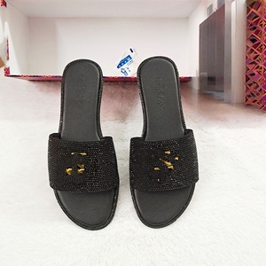 Sandali infradito piatti da donna TB estivi con punta aperta, scarpe da spiaggia per esterni con strass, suola morbida in gomma, taglie grandi - Product Image 4