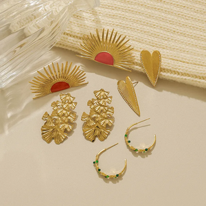 ต่างหูรูปทรงใบพัด รูปหัวใจ รูปตัว C และรูปทรงอื่นๆ ประดับเพชรซิคอน ชุบทองคำแท้ 18K ดีไซน์ทันสมัย เหมาะสำหรับผู้หญิง สวมใส่ได้ทุกวัน - Product Image 3