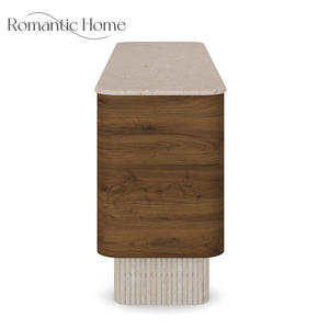 Buffet moderne <span class=keywords><strong>haut</strong></span> <span class=keywords><strong>de</strong></span> gamme en bois <span class=keywords><strong>de</strong></span> noyer et finition en tissu doux avec un design <span class=keywords><strong>de</strong></span> rangement élégant pour les espaces <span class=keywords><strong>de</strong></span> vie <span class=keywords><strong>de</strong></span> luxe - Product Image 6