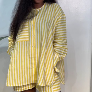 Ensemble 2 pièces rayé grande taille pour femme : chemise à manches longues et short décontracté – Tendance - Product Image 2