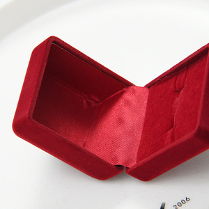 Wholesale High-end Spray Velvet <strong>Jewelry</strong> <strong>Box</strong> <strong>Flocking</strong> Flannel Ring Earrings <strong>Box</strong> <strong>Jewelry</strong> Packaging <strong>Box</strong>