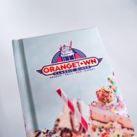 Libro de Cocina de Tapa Dura con Encuadernación Tipo Mariposa de Alta Calidad, Tamaños Personalizables, Ecológico, con Logotipo Personalizado - Nuevo Libro de Recetas/Revista