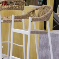 Meubles de patio Comptoir de jardin Chaise haute pour café en osier Rotin Commercial Bistro Restaurant Tabouret de bar extérieur Chaises