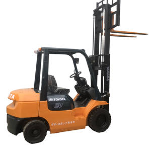 Chariot élévateur diesel japonais 2 tonnes, moteur en excellent état, remis à neuf, matériel d'occasion à bas prix 2023 pour allée étroite - Product Image 1