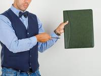 Cahier de notes personnalisé A4 en cuir végan pour entraîneur d'affaires Organisateur de documents Portefeuille Padfolio avec presse-papiers Hommes