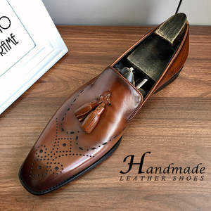 Zapatos de cuero hechos a mano de nuevo estilo - zapatos formales de vestir para hombre con incrustaciones de cuero - zapatos modernos de estilo británico juvenil - Product Image 4