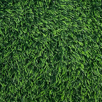 Gazon paysager en gros, base blanche en TPR, gazon artificiel à touffes robustes, anti-âge, tapis de gazon paysager extérieur pour jardin