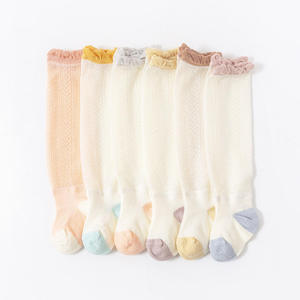 Chaussettes hautes pour bébé, longues en coton, avec design en maille douce pour l'été et l'intérieur, chaussettes de ramper pour nourrissons avec genouillères - Product Image 4