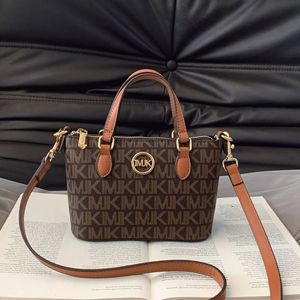 Borsa a Secchiello di Lusso alla Moda Borsa a Tracolla Stile Retrò Francese da Donna Borsa a Spalla Firmata Borsa Messenger con Stampa di Lettere - Product Image 2