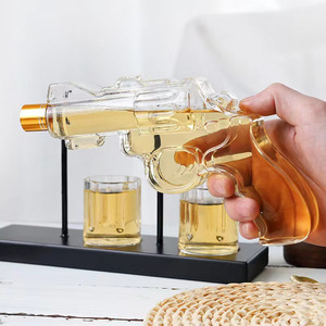 Set de Decantador de Whisky con Forma de Pistola, con 2 Vasos de Chupito, Decantador de Licor de Vidrio Hecho a Mano, Botella de Whisky con Forma de Pistola con Logotipo Personalizado para Hombres - Product Image 1