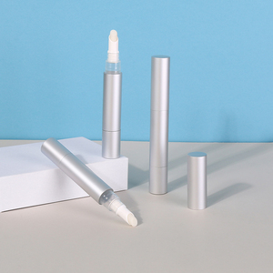 Nouveauté Stylo brillant à lèvres torsadé en aluminium Bouteilles d'huile pour cuticules ongles en gel et <span class=keywords><strong>baume</strong></span> à lèvres cosmétique avec éponge - Product Image 3