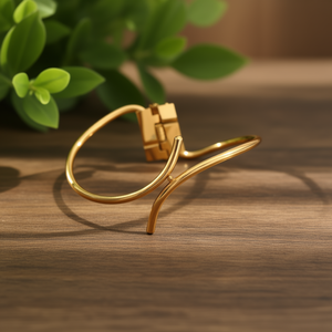 Brazalete de Moda en Acero Inoxidable 316L con Baño de Oro PVD, Diseño Sostenible y Resistente - Product Image 3