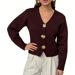 เสื้อคาร์ดิแกนถักคอวีชายไม่สมมาตรสำหรับผู้หญิง - เสื้อสเวตเตอร์แขนยาวติดกระดุมสีทองแฟชั่น - Product Image 1