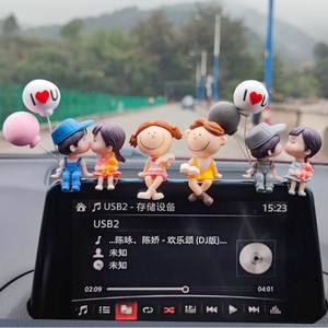 Autodecoratie Hoge kwaliteit kunststof Leuke cartoonparen Actiefiguren Interieurkits Ballonornament Autodashboard - Product Image 1