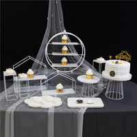 Présentoir de décoration de table de desserts européens, accessoires de décoration de mariage, étagère à gâteaux, support en forme de cœur pour le thé de l'après-midi, table de pause thé