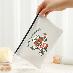 Borsa per il trucco con scritta 'My Mom Took Tylenol', Decorazioni per Addio al Nubilato, Regali per Matrimonio e Fidanzamento, Festa Pre-Matrimonio - Product Image 1