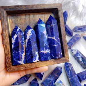 Vente en gros de pierres de cristal de sodalite naturelle polie de style bohème, forme de tour, pour une décoration intérieure unique et des cadeaux de vacances - Product Image 5