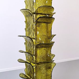 Lámpara de Pie de Vidrio Artístico, Diseño Hueco Verde, Luminaria LED Moderna de 52x140cm, Control de Interruptor de Luz Tricolor - Product Image 2