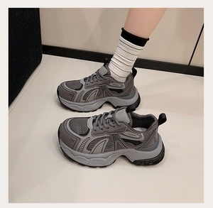 Baskets compensées légères en maille respirante à lacets pour femme, style décontracté, idéales pour l'automne, avec design antidérapant - Product Image 5