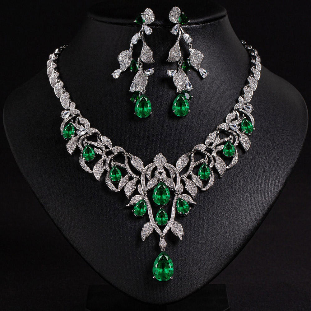 สีเขียว