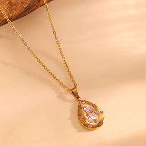 复古灵感多宝石心形泪珠项链，精致金色不锈钢链条，独特的日常佩戴配件 - Product Image 3