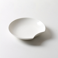 Assiettes à dîner en porcelaine blanche de 8 pouces, résistantes aux éclats, lavables au lave-vaisselle, assiettes en céramique pour restaurant, vente en gros