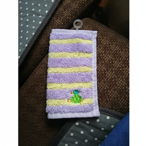 Mini fazzoletto a righe con targhetta con nome personalizzata - Product Image 1