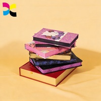 Impression de livres personnalisés avec bords pulvérisés, dorure à chaud, couverture rigide avec bordure dorée à motifs, impression de livres avec vernis sélectif UV et gaufrage