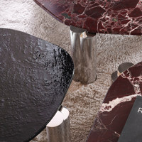 Table basse moderne à plateau en marbre de forme irrégulière et base en acier inoxydable, style minimaliste pour salon et appartement, meuble haut
