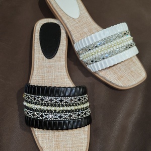 <span class=keywords><strong>Ciabatte</strong></span> da <span class=keywords><strong>Casa</strong></span> in PU di Buona Qualità per Donne, Sandali Piatti alla Moda, <span class=keywords><strong>Ciabatte</strong></span> da Spiaggia <span class=keywords><strong>Eleganti</strong></span> per Signore - Product Image 4