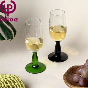 Cadeau 200ml flûtes à <span class=keywords><strong>champagne</strong></span> tige verte tige noire fabrication artisanale gobelet médiéval verre cristal verres vintage pour <span class=keywords><strong>champagne</strong></span> - Product Image 2