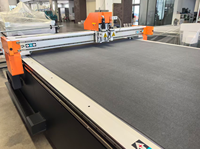 Table de découpe vibrante CNC multifonctionnelle automatique Rongchi pour tissu, vêtement, laine, textile, soie, écran tactile LCD