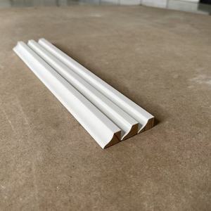 En gros, profilés en pin blanc apprêté, qualité peinture, pour murs et plafonds, à rayon lisse, prêts à l'installation - Product Image 1